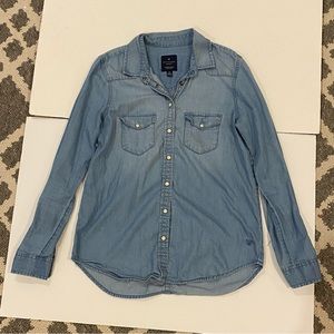 American Eagle snap front boyfriend shirt size small